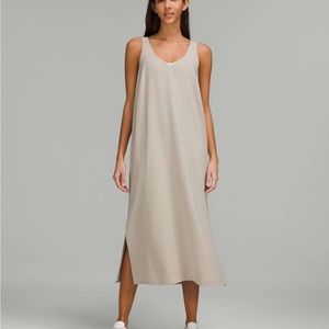 NWT 🌟 Lululemon V-neck Midi dress